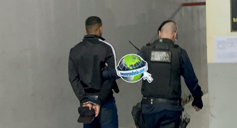 Criminoso é preso depois de ameaçar atirar em bebê de 1 ano no colo da mãe durante roubo