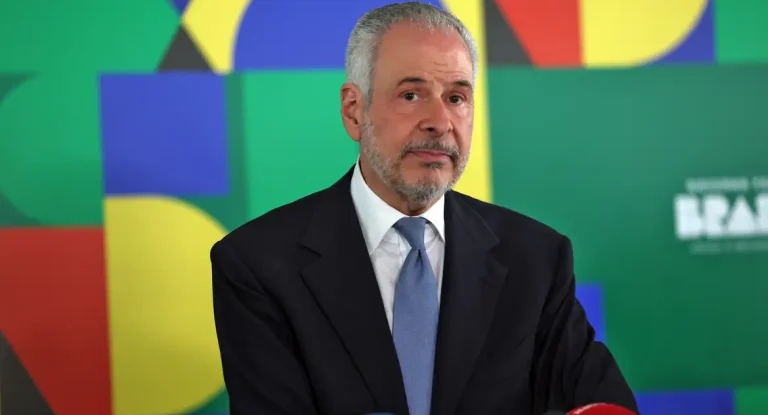 Brasil cria órgão para coordenar a presidência da COP30, com embaixador André Corrêa do Lago à frente