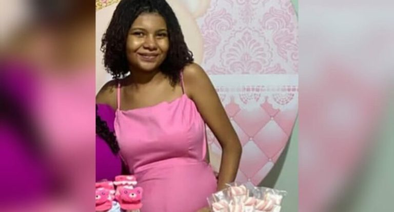 Casal é preso tentando registrar bebê menos de 24 horas após acharem o corpo de jovem que teve criança arrancado da barriga