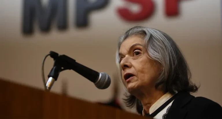 Cármen Lúcia classifica violência contra mulheres no Brasil como “guerra” e critica desigualdade de gênero