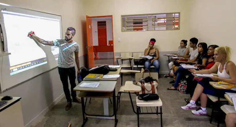 Inscrições para o Encceja 2025 começam nesta segunda-feira