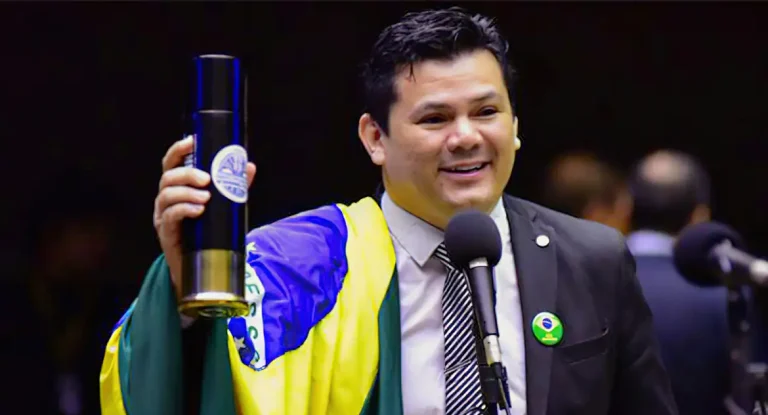 AGU solicita investigação de Deputado que desejou a morte de Lula durante sessão na Câmara