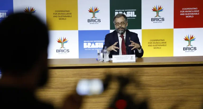 Brasil propõe reforço ao multilateralismo e criação de fundo climático em reunião de chanceleres do Brics