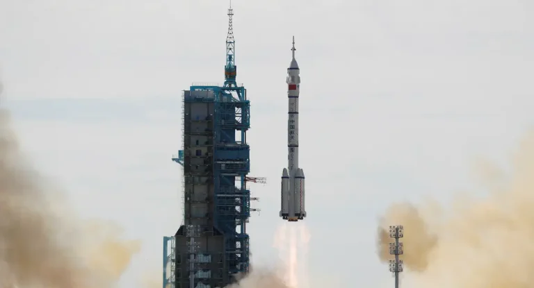 China lançará missão tripulada Shenzhou-20 à estação Tiangong rumo à meta lunar