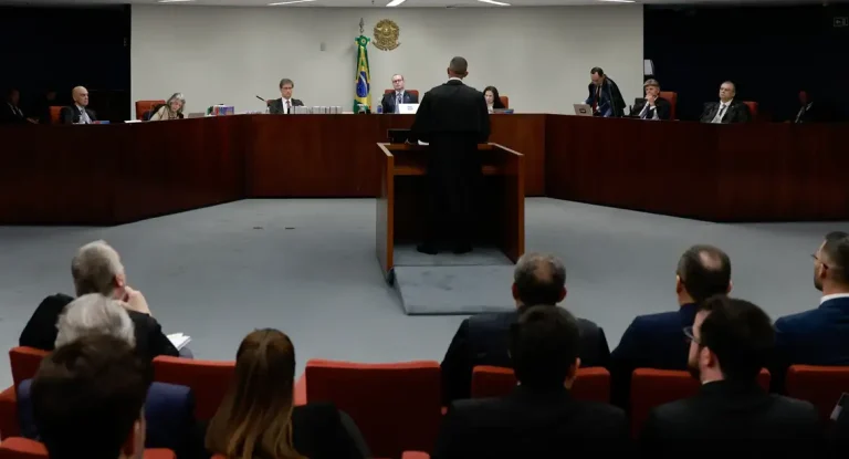 Defesas no STF questionam denúncias contra núcleo 2 por suposta trama golpista ligada ao governo Bolsonaro