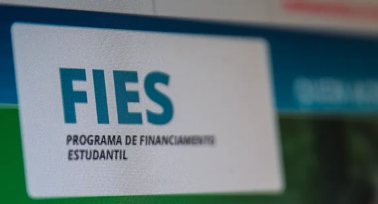 Inscrições para vagas remanescentes do Fies 1º semestre de 2025 vão de 22 a 29 de abril