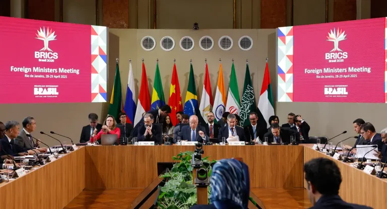 Brasil defende atuação diplomática do Brics para resolução de conflitos e reforça apoio ao multilateralismo
