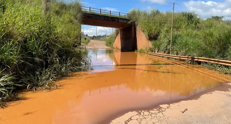Vazamento em sistema de aspersão da Vale assusta moradores de Brumadinho, mas não oferece risco, dizem autoridades