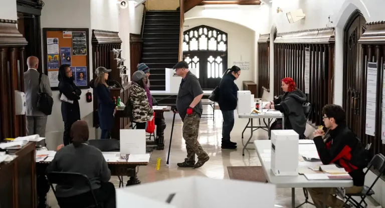 Partido Liberal vence legislativas no Canadá em meio a tensões com Trump e possível ameaça de anexação