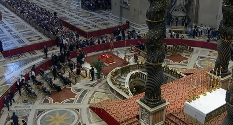AO VIVO: Acompanhe o velório do Papa Francisco direto do Vaticano - News Rondônia