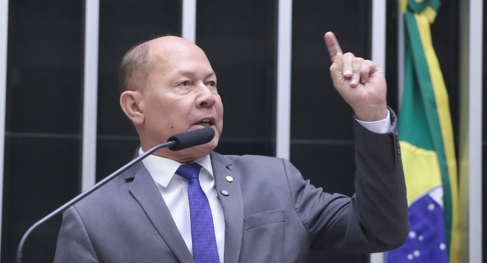 Coronel Chrisóstomo comemora aprovação de proposta que reforça a segurança de agentes da Justiça