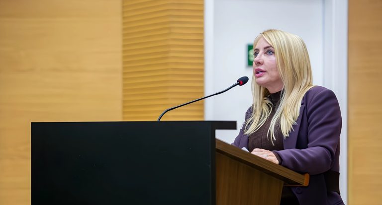 Ieda Chaves comemora sanção de Lei contra maus-tratos a animais domésticos em Rondônia - News Rondônia