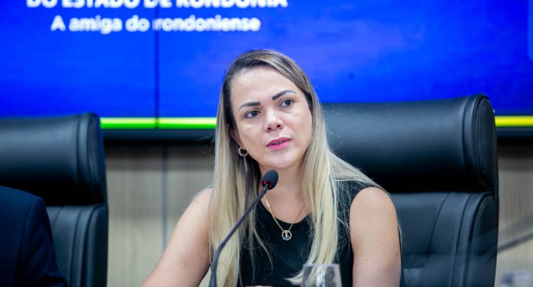 Deputada Cláudia de Jesus alerta sobre colapso logístico no Porto e exige medidas na Comissão de Agropecuária - News Rondônia