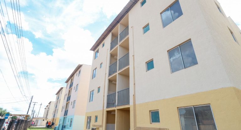 Moradores do residencial Porto Fino celebram conquista da casa própria e agradecem benefício - News Rondônia
