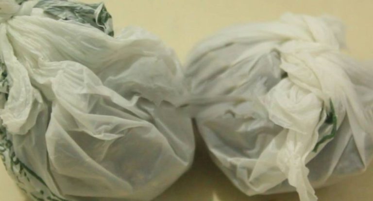 Adolescente é apreendido com entorpecente em praça