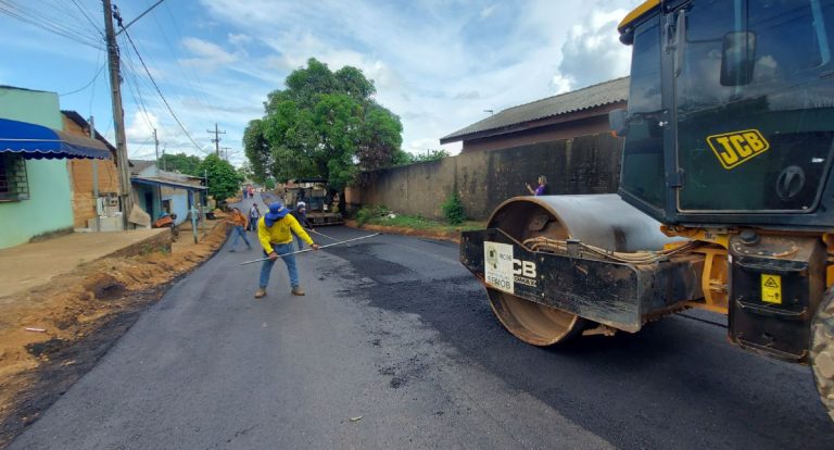 Rua Eduardo Lima e Silva, na zona Sul da capital, recebe obras de pavimentação da Prefeitura - News Rondônia