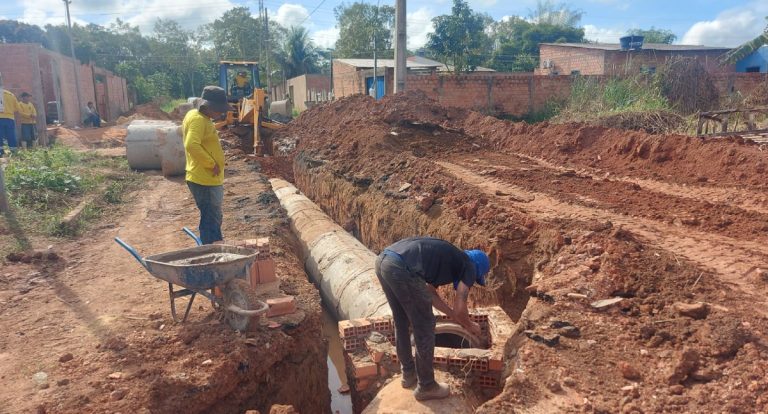 Obra de drenagem é executada pela Prefeitura na rua Verônica, zona Leste de Porto Velho - News Rondônia