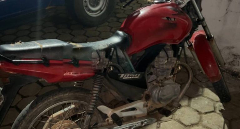 PM de Rondônia apreende jovem com moto roubada após infração de trânsito