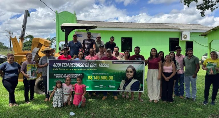 Produtores do ramal Cachoeirinha recebem colheitadeira de milho seco por meio de emenda da deputada Dra. Taissa - News Rondônia