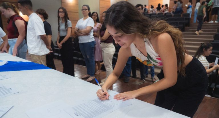 Mais de 170 estudantes formalizam adesão ao Programa Faculdade da Prefeitura e garantem bolsas de estudo - News Rondônia
