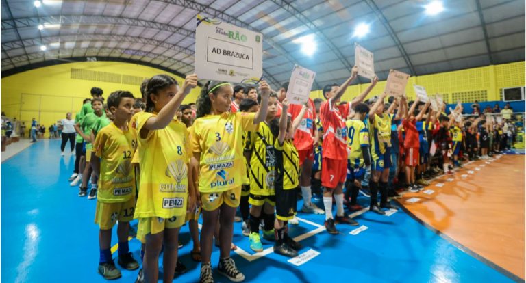 Ginásio Dudu recebe grande público na abertura da 1ª Copa de Futsal de Base, com presença de atletas, autoridades e torcedores - News Rondônia