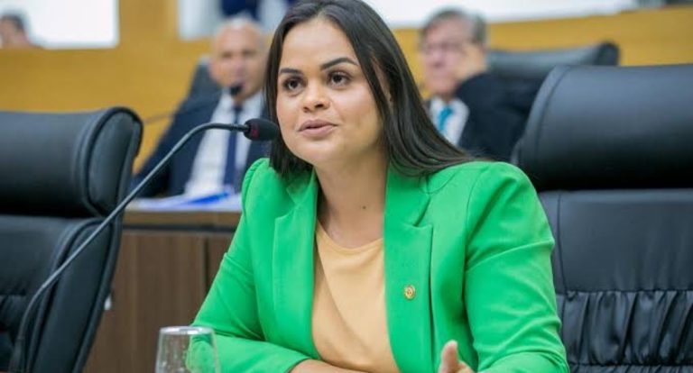 Dra. Taíssa solicita reforma de auditório escolar em Ouro Preto do Oeste e recebe aval positivo da SEDUC - News Rondônia