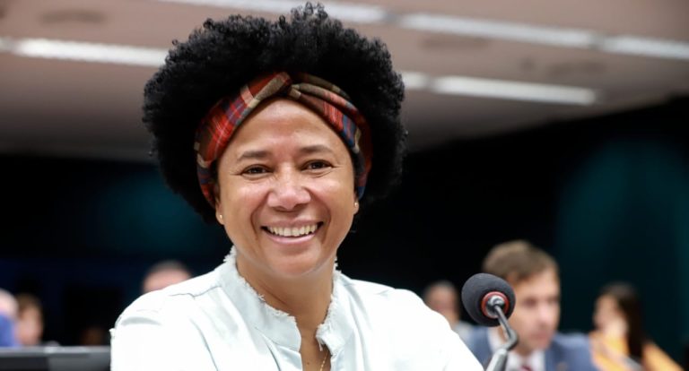 Silvia Cristina comemora resultado de pesquisa ao Senado, mas reforça foco no trabalho atual