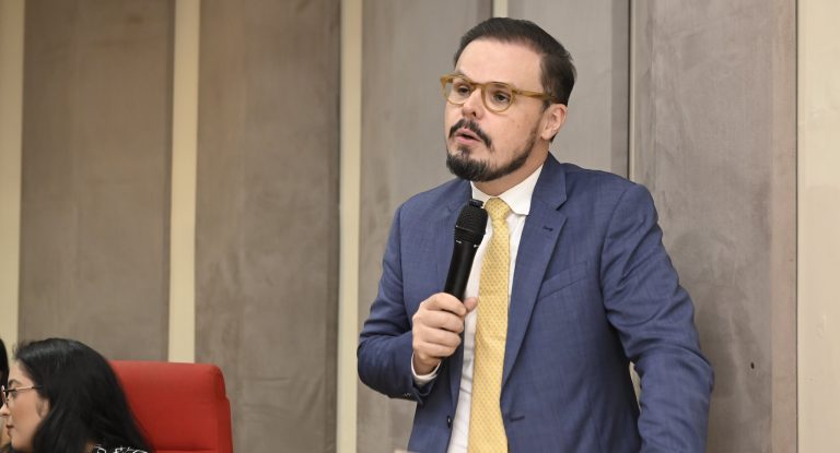 Em um discurso simbólico e contundente, Nogueira convocou os novos advogados a exercerem a profissão com coragem, consciência e responsabilidade histórica.
