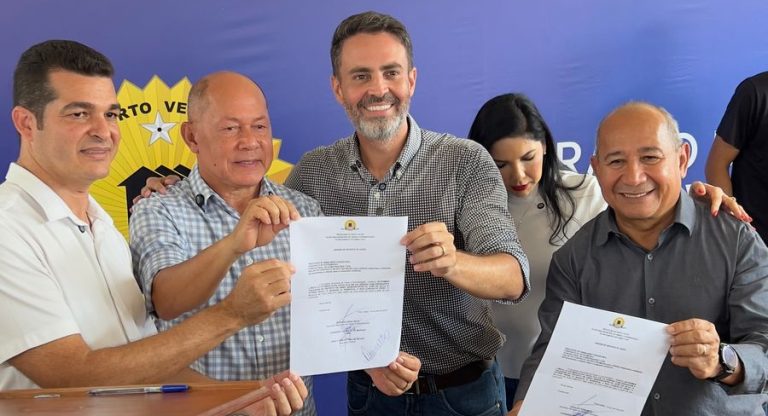 Coronel Chrisóstomo participa de assinatura de ordem de serviço para obras de pavimentação e drenagem em União Bandeirantes