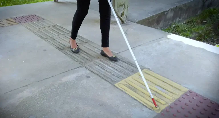 ABDI e governo lançam concurso para desenvolvimento de bengalas inteligentes para pessoas com deficiência visual
