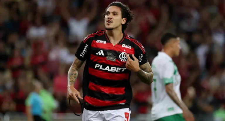 Flamengo goleia Juventude por 6 a 0 e assume liderança do Brasileirão; Palmeiras e Fluminense vencem fora de casa