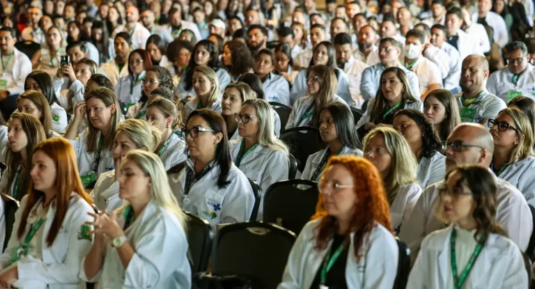Mais Médicos: 407 profissionais começam a atuar em 22 estados