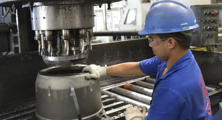 Indústria de máquinas e equipamentos cresce 15,2% no 1º trimestre, mas Abimaq alerta para riscos no segundo semestre