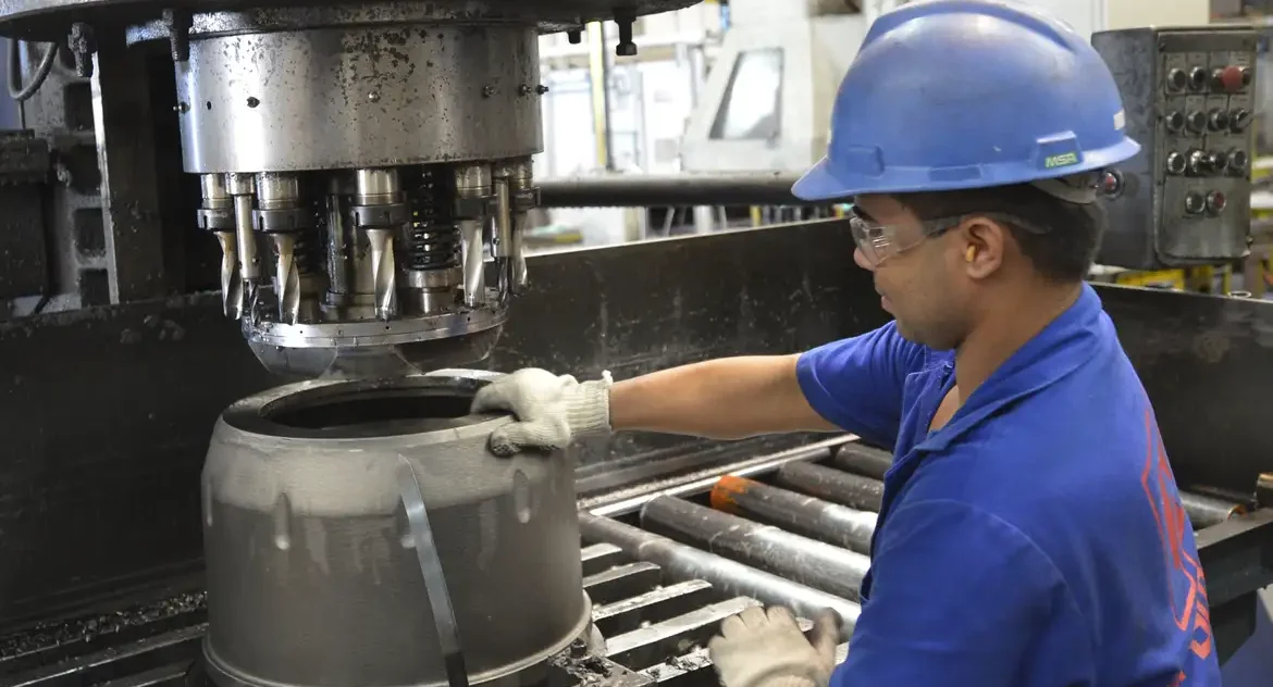 Indústria de máquinas e equipamentos cresce 15,2% no 1º trimestre, mas Abimaq alerta para riscos no segundo semestre
