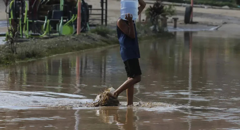 Brasil investe menos da metade do necessário em drenagem urbana, aponta Instituto Trata Brasil