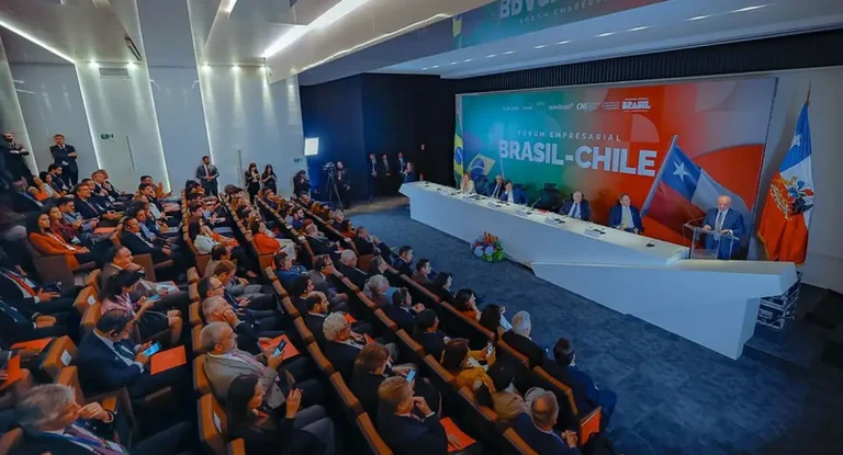 Lula defende aumento das importações do Chile e integração econômica entre países no Fórum Empresarial Brasil-Chile