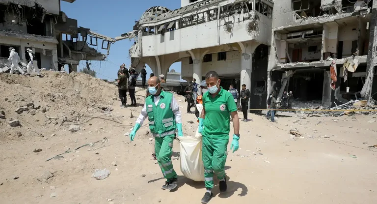 Ataque aéreo israelense fere médicos e pacientes em hospital de campanha em Gaza; ONU condena ação