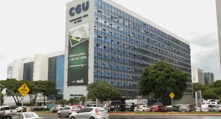 CGU aponta indícios de descontos indevidos em benefícios do INSS e vulnerabilidade de idosos no uso do app Meu INSS