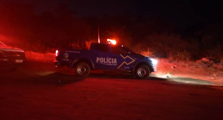 Homem atira em ex-esposa e dois homens na zona rural