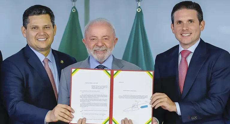 Lula entrega PEC da Segurança Pública ao Congresso para reforçar combate ao crime e cooperação entre União, estados e municípios