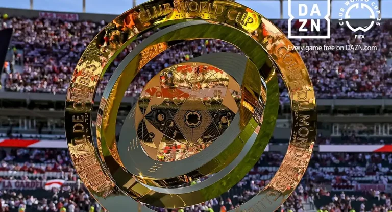 Troféu do Super Mundial de Clubes da FIFA inicia tour no Brasil pelo Rio de Janeiro com visita a clubes cariocas