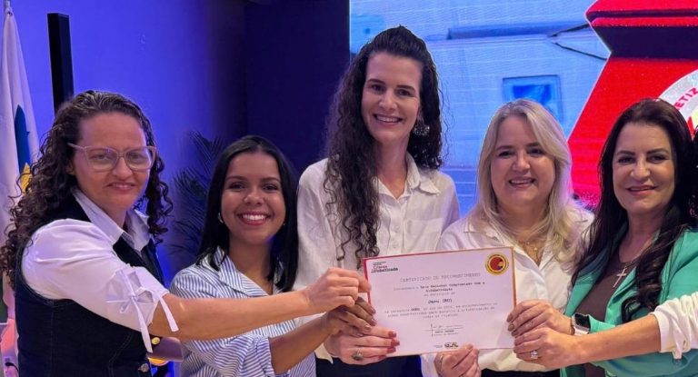 Educação municipal de Jaru recebe Selo de Ouro do MEC