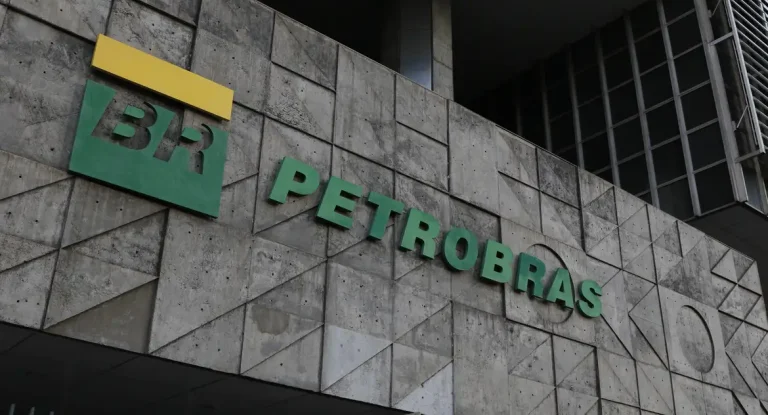 Produção da Petrobras cresce 5,4% no 1º trimestre de 2025, mas vendas de derivados caem por sazonalidade