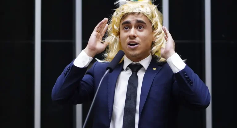 Justiça condena deputado Nikolas Ferreira a pagar R$ 200 mil por discurso transfóbico na Câmara