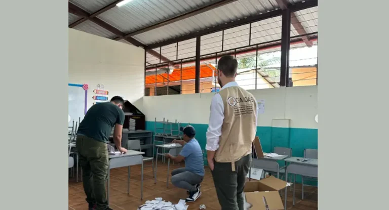 Missões da UE e OEA refutam fraudes nas eleições do Equador, mas apontam desequilíbrios a favor de Daniel Noboa