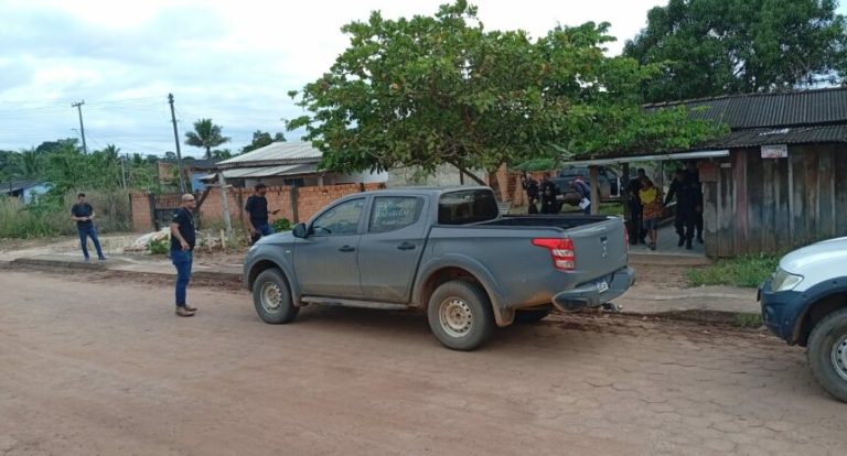 Operação policial em Alvorada do Oeste prende cinco e apreende drogas, veículos e produtos furtados