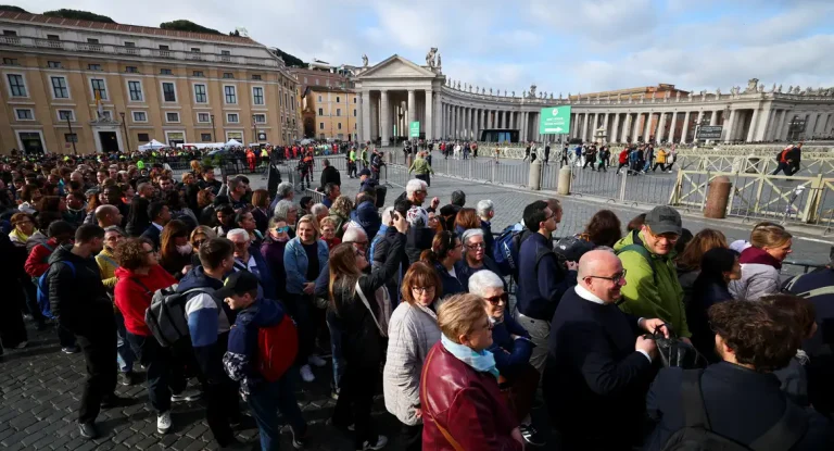 Fechamento do caixão do papa Francisco será nesta sexta-feira (25), às 20h, na Basílica de São Pedro