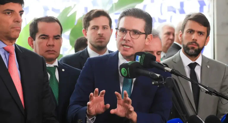 Presidente da Câmara defende cortes de gastos e cobra alternativas ao aumento do IOF para cumprir meta fiscal