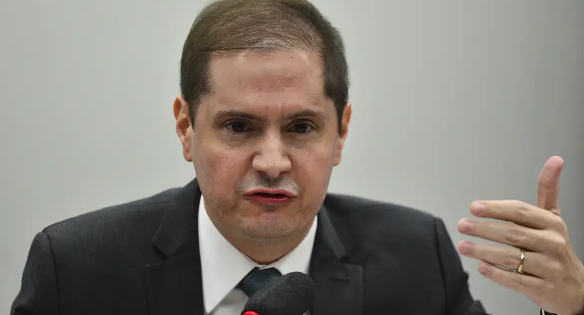 Ex-AGU Bruno Bianco confirma em depoimento no STF que Bolsonaro questionou possibilidade jurídica para reverter resultado das eleições de 2022