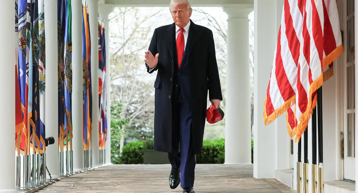 EUA recorrem de decisão que bloqueou tarifas impostas por Trump em meio a disputa comercial
